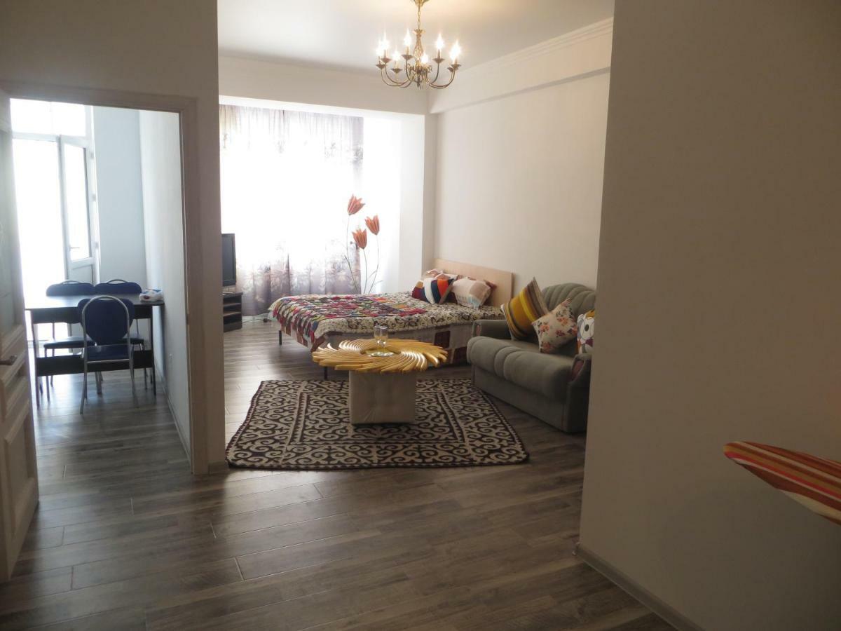 Bishkek House Apartament Ngoại thất bức ảnh